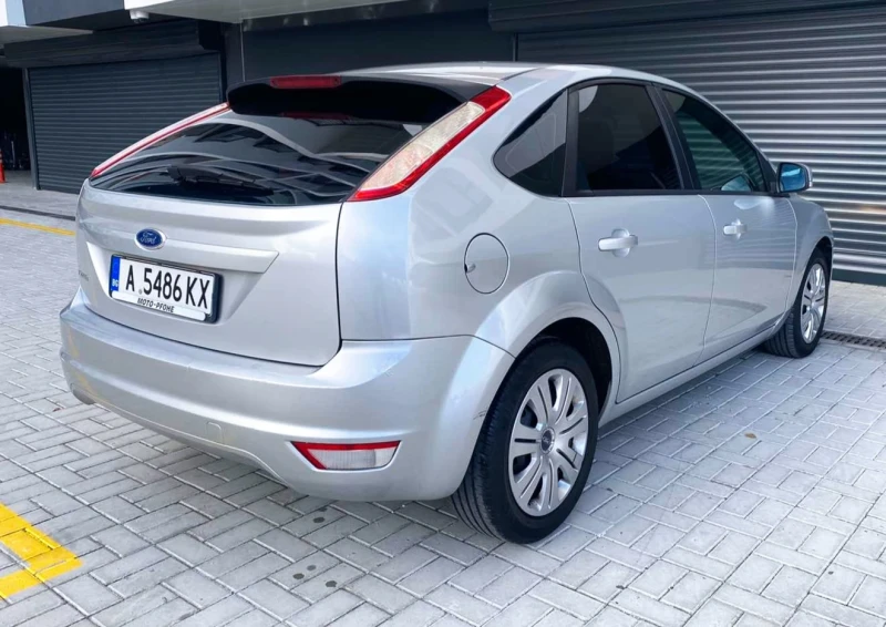 Ford Focus 1.6i, снимка 8 - Автомобили и джипове - 48079433