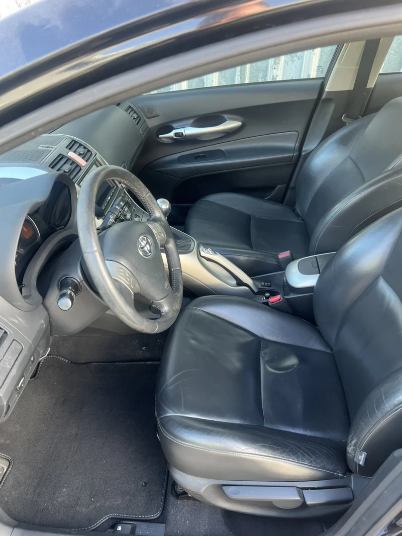 Toyota Auris Нави, Кожа, Ксенон, снимка 8 - Автомобили и джипове - 49188523