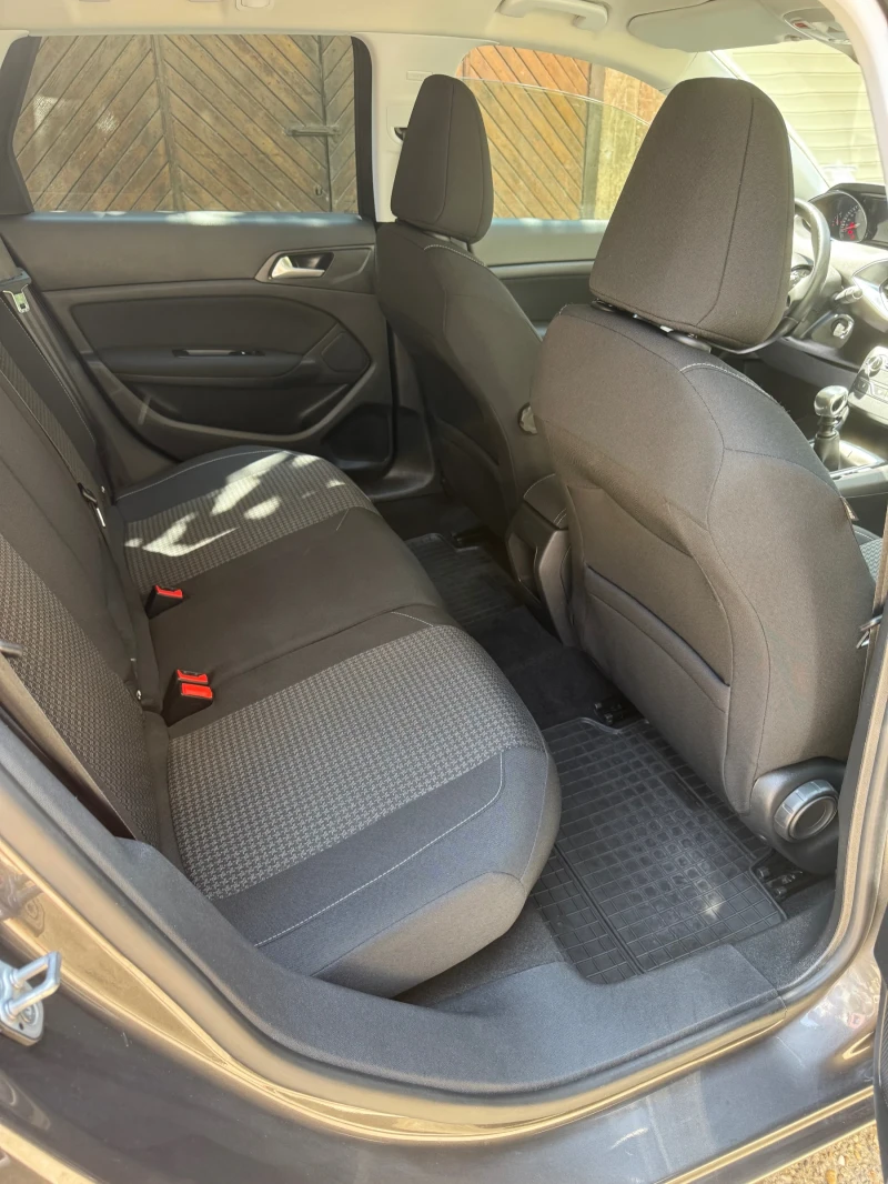 Peugeot 308 1.5 HDI 80000км, снимка 9 - Автомобили и джипове - 50928290