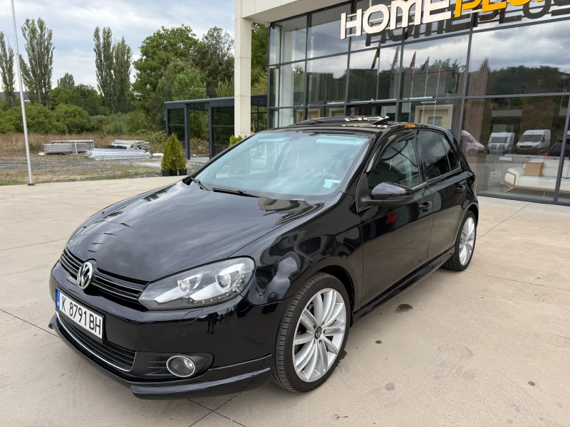 VW Golf R-Line/Автоматик/Кожа/Подгрев/F1/Шибедах/Темпомат, снимка 2 - Автомобили и джипове - 51843233