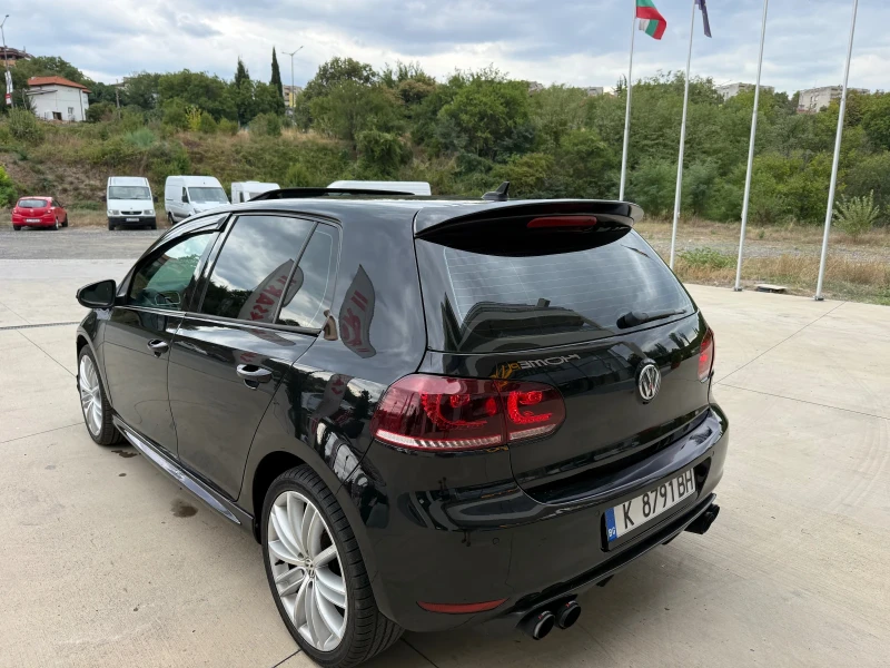 VW Golf R-Line/Автоматик/Кожа/Подгрев/F1/Шибедах/Темпомат, снимка 4 - Автомобили и джипове - 51843233