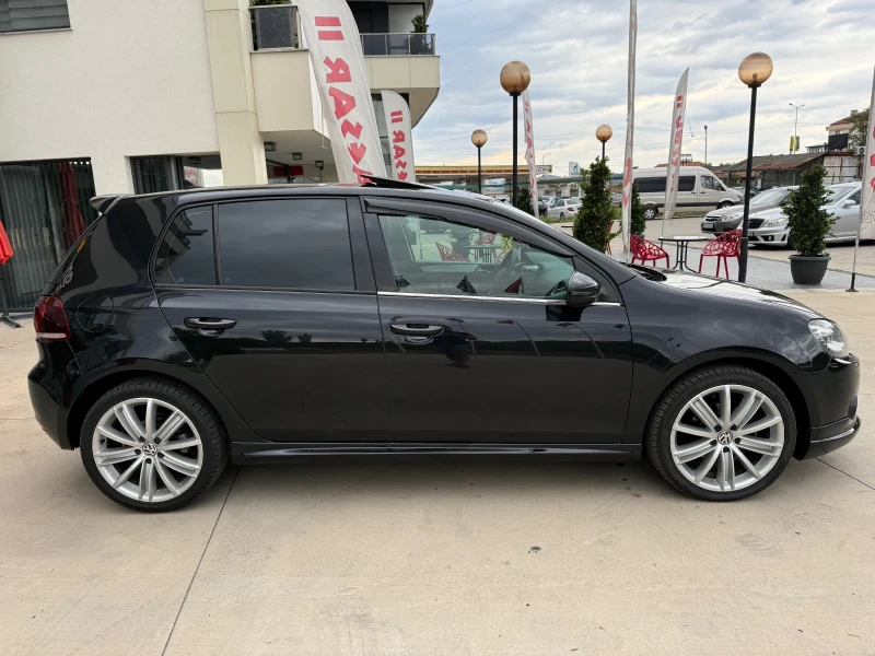 VW Golf R-Line/Автоматик/Кожа/Подгрев/F1/Шибедах/Темпомат, снимка 7 - Автомобили и джипове - 51843233