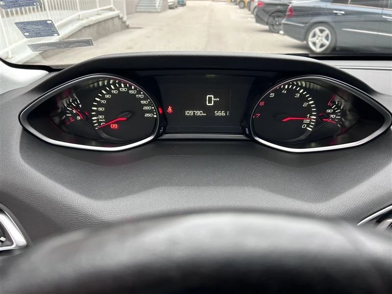 Peugeot 308 Active PureTech, снимка 16 - Автомобили и джипове - 52664213