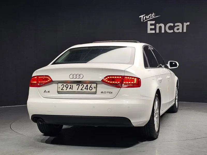 Audi A4 2.0 TDI, снимка 4 - Автомобили и джипове - 54550840