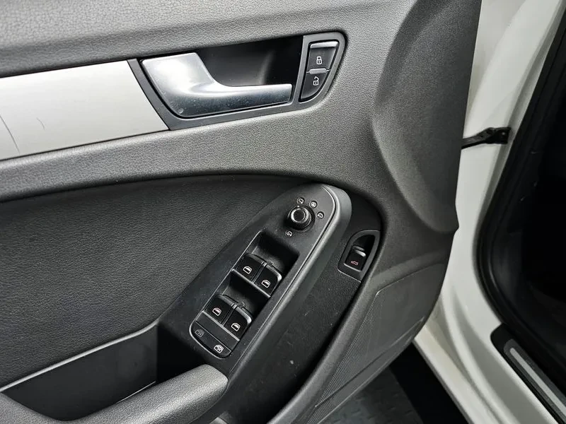 Audi A4 2.0 TDI, снимка 13 - Автомобили и джипове - 54550840