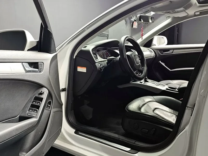 Audi A4 2.0 TDI, снимка 12 - Автомобили и джипове - 54550840