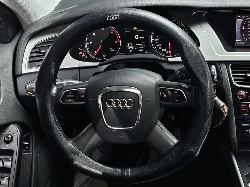 Audi A4 2.0 TDI, снимка 15 - Автомобили и джипове - 54550840