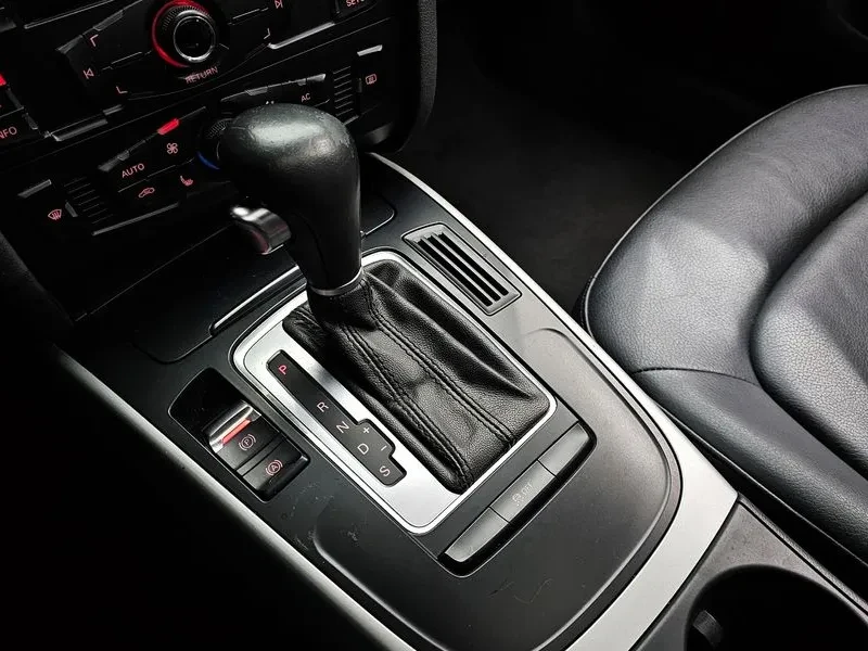 Audi A4 2.0 TDI, снимка 9 - Автомобили и джипове - 54550840