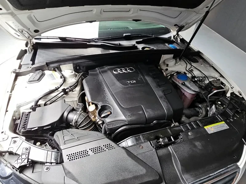 Audi A4 2.0 TDI, снимка 6 - Автомобили и джипове - 54550840