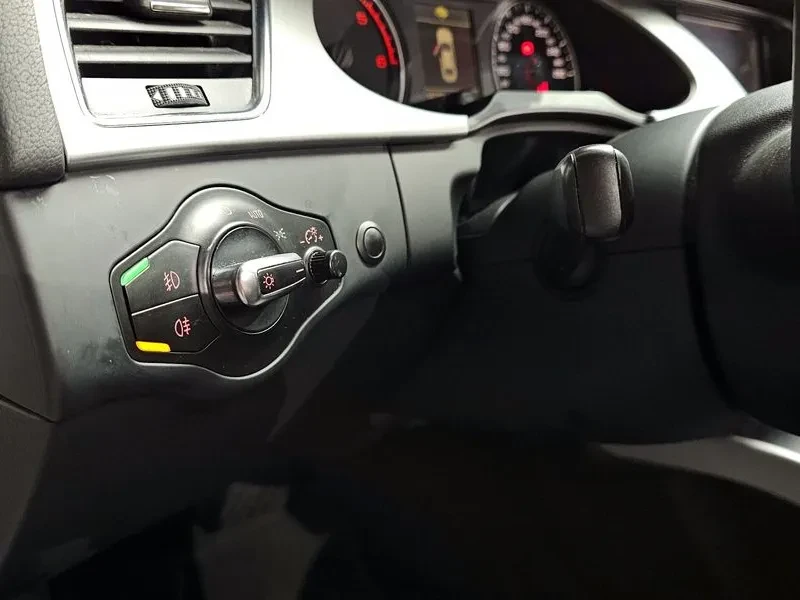 Audi A4 2.0 TDI, снимка 14 - Автомобили и джипове - 54550840