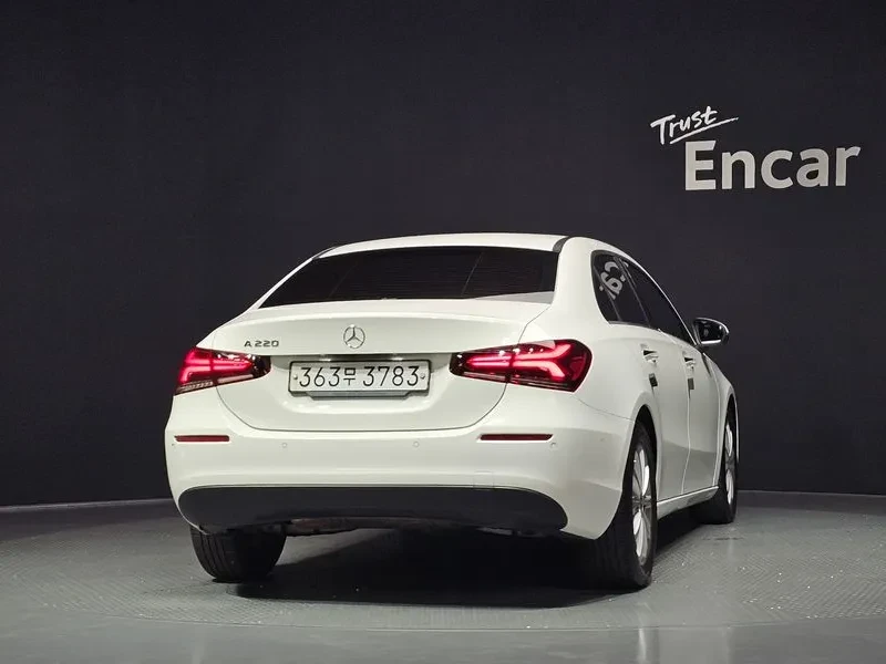 Mercedes-Benz A 220 W177 Sedan, снимка 4 - Автомобили и джипове - 56208137