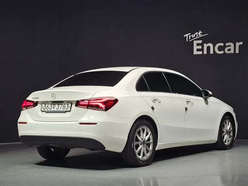 Mercedes-Benz A 220 W177 Sedan, снимка 2 - Автомобили и джипове - 56208137