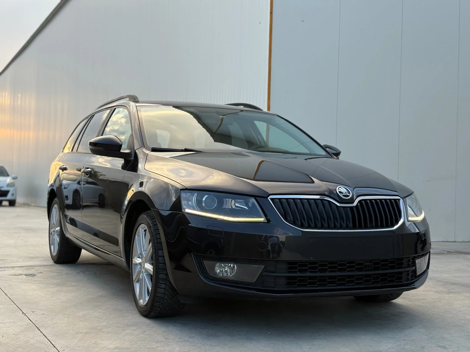 Skoda Octavia 1.6 TDI* Navi* LED* Xenon* EURO5B* , снимка 1