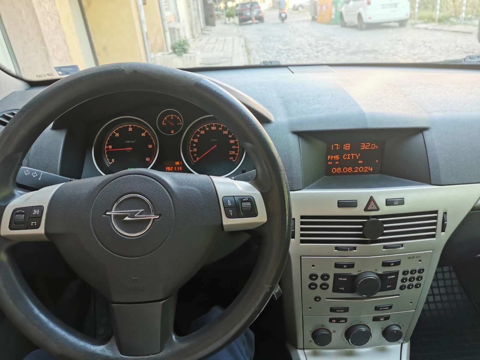 Opel Astra H Gtc 1.7 климатик - изображение 2