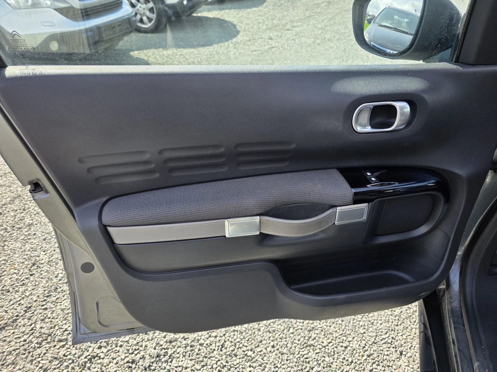 Citroen C4 Cactus 1.6HDI, снимка 11 - Автомобили и джипове - 53801535