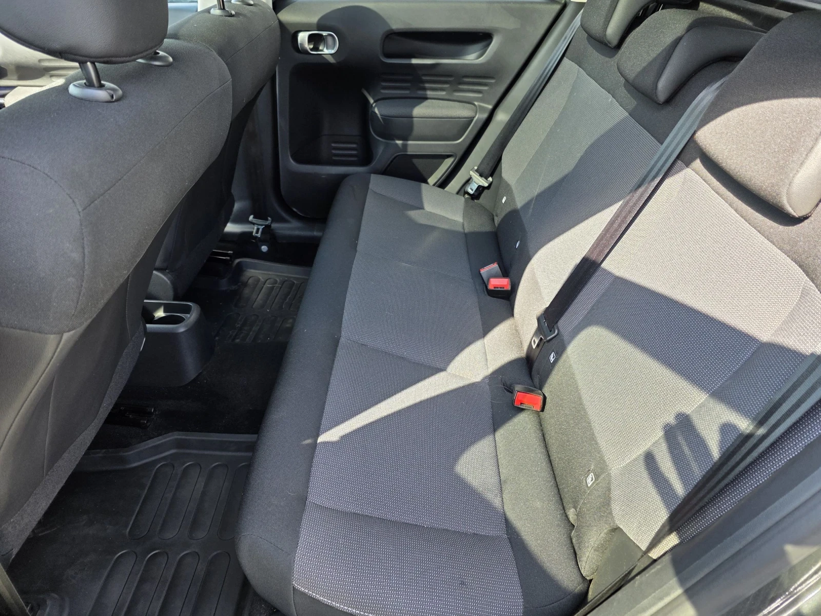 Citroen C4 Cactus 1.6HDI, снимка 12 - Автомобили и джипове - 53801535