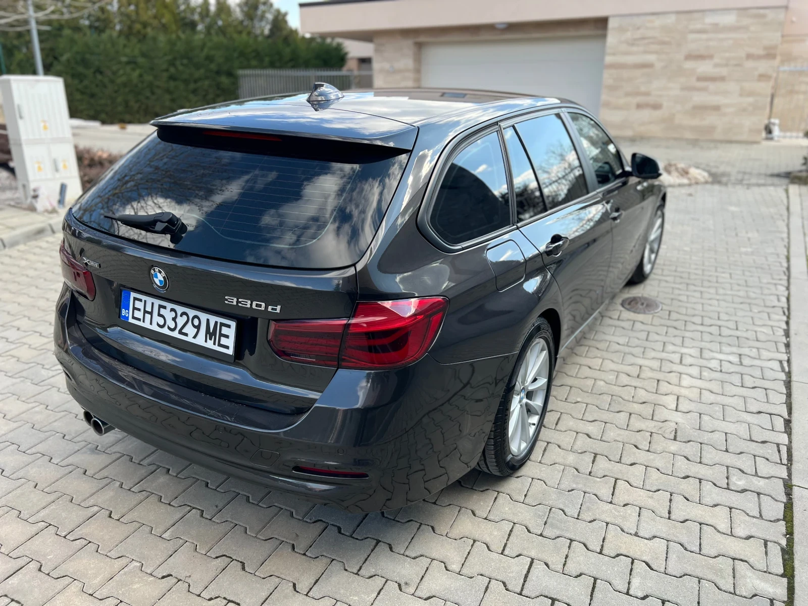 BMW 330 LCI 2016 г. / X Drive / Head Up / Обслужен - изображение 2