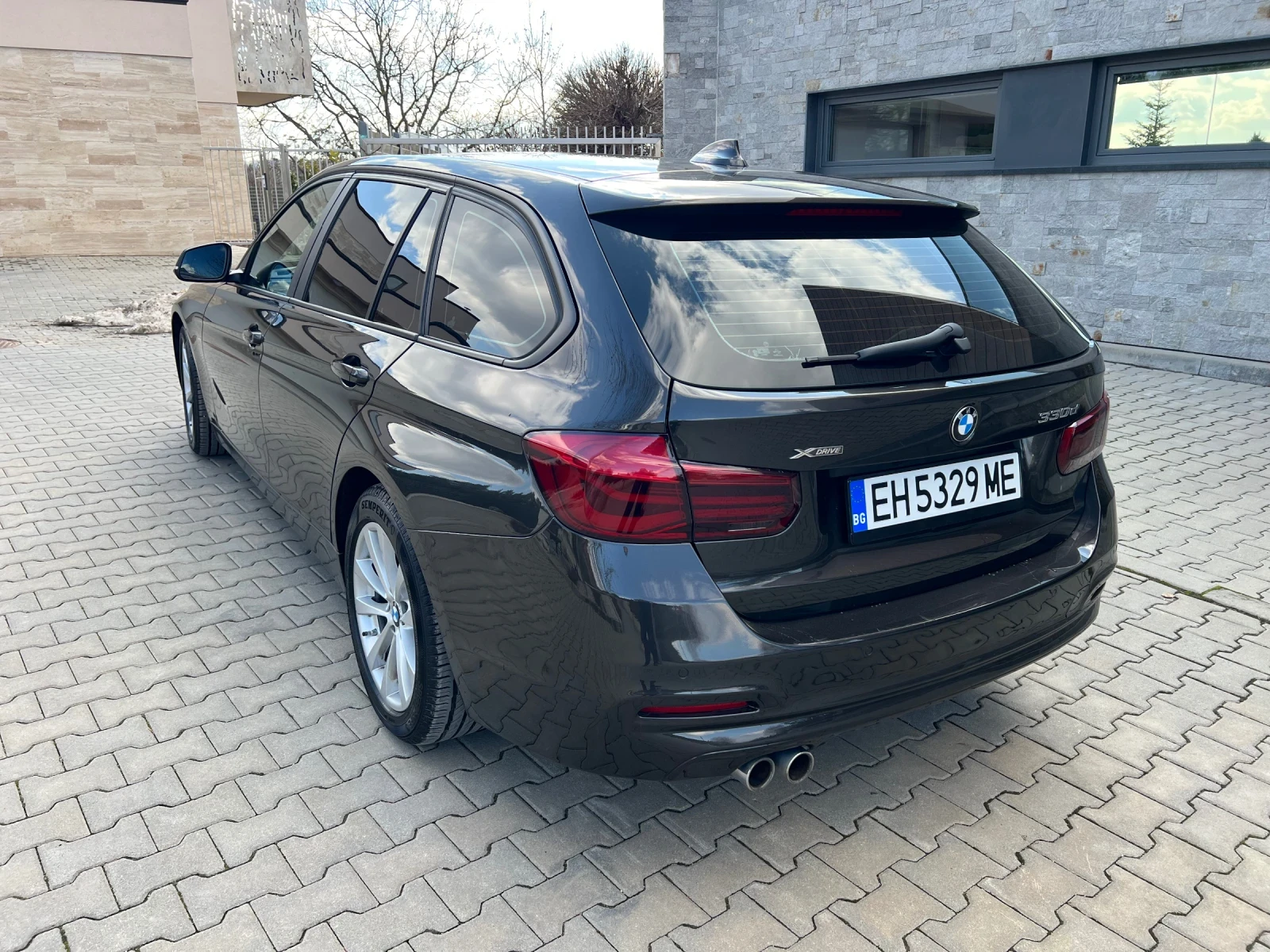 BMW 330 LCI 2016 г. / X Drive / Head Up / Обслужен - изображение 7