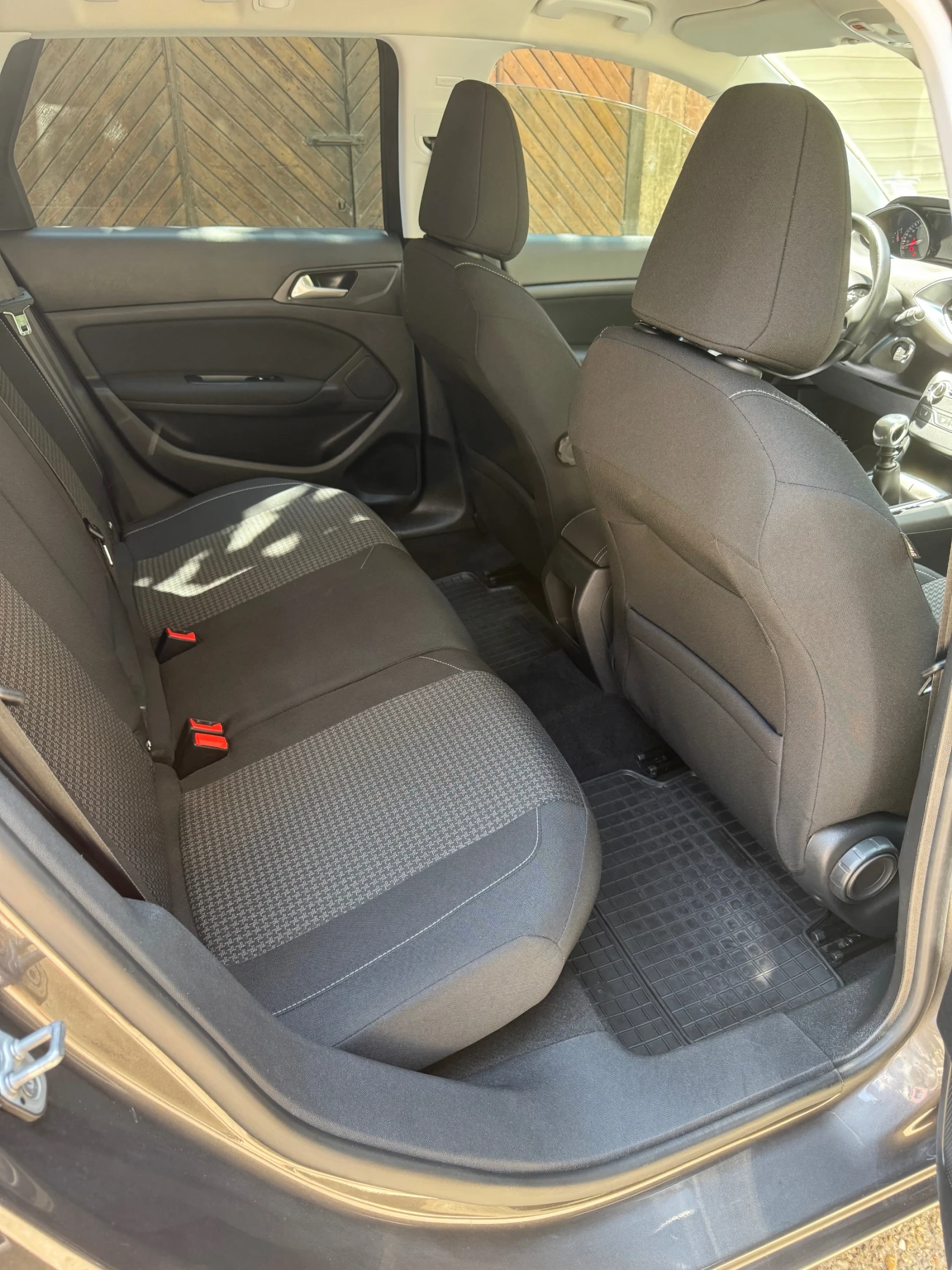 Peugeot 308 1.5 HDI 77000км - изображение 9