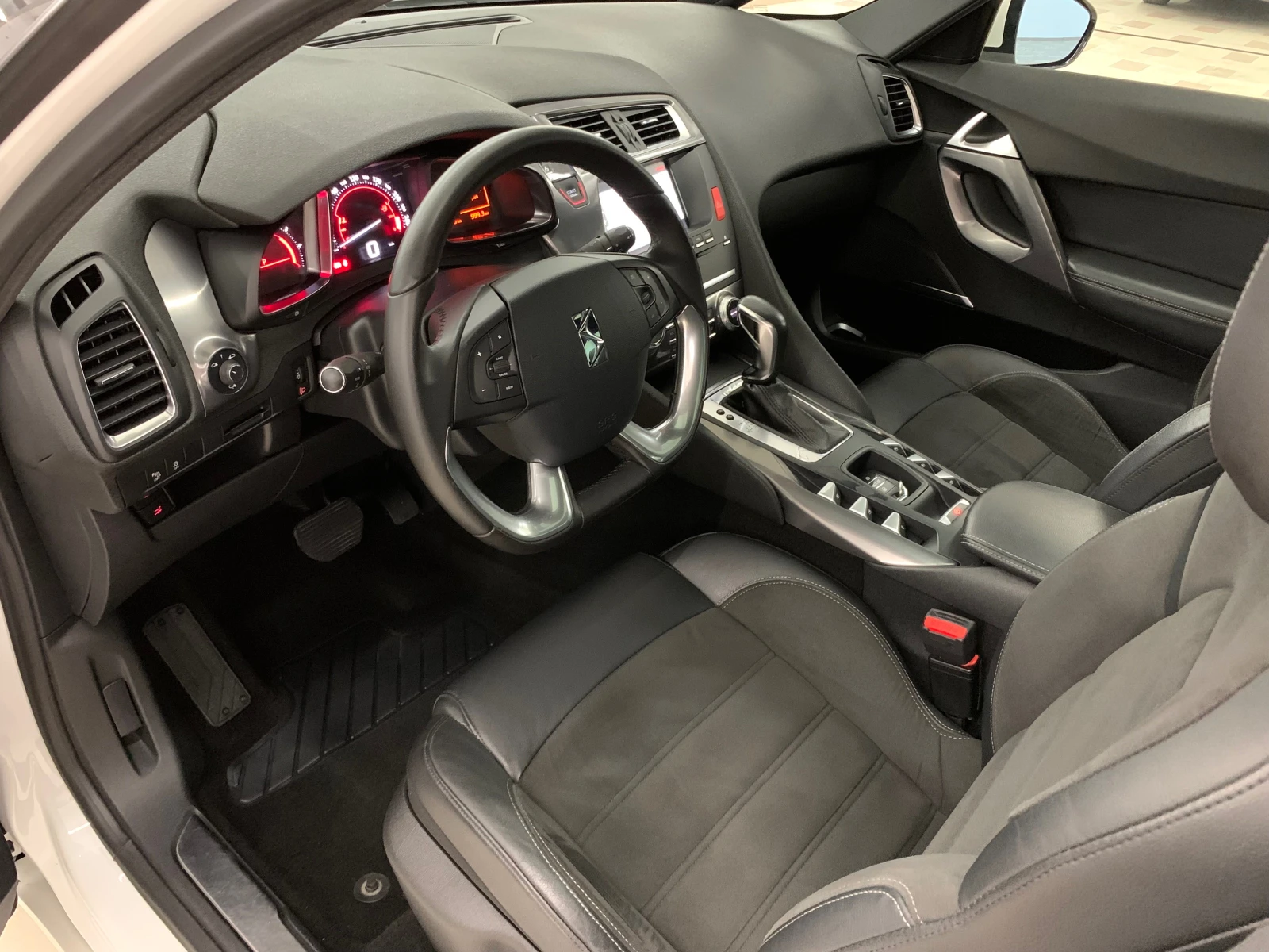 Citroen DS5 2.0HDI 180к.с. #PANORAMA#CAMERA#KeyLess# - изображение 9