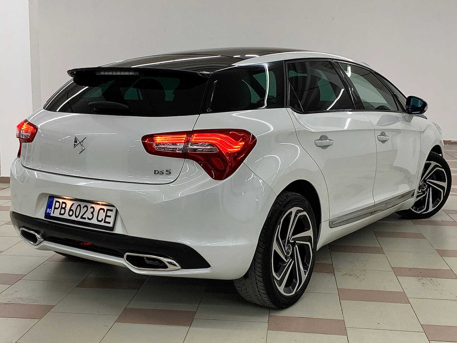 Citroen DS5 2.0HDI 180к.с. #PANORAMA#CAMERA#KeyLess# - изображение 2