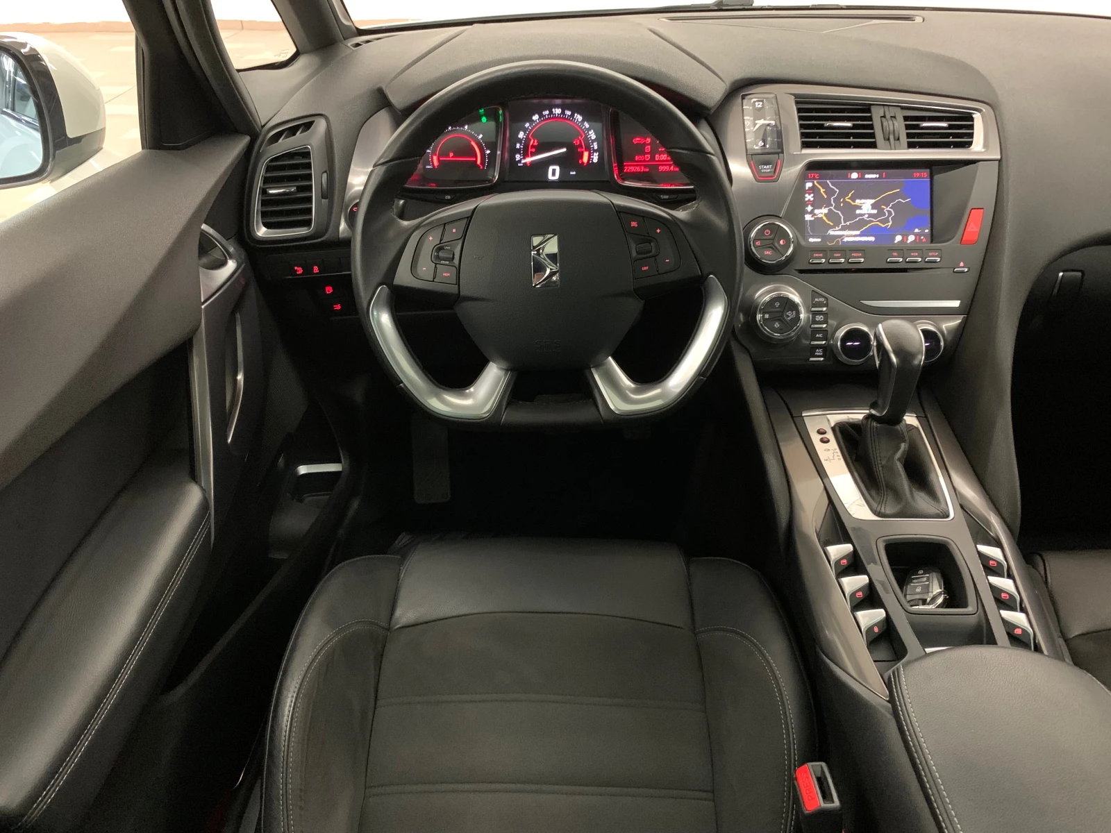 Citroen DS5 2.0HDI 180к.с. #PANORAMA#CAMERA#KeyLess# - изображение 10