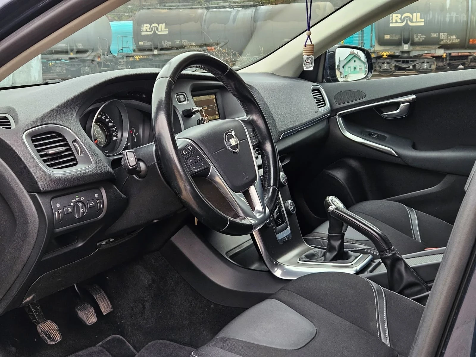 Volvo V40 1.6 D2 MOMENTUM | Mobile.bg   7