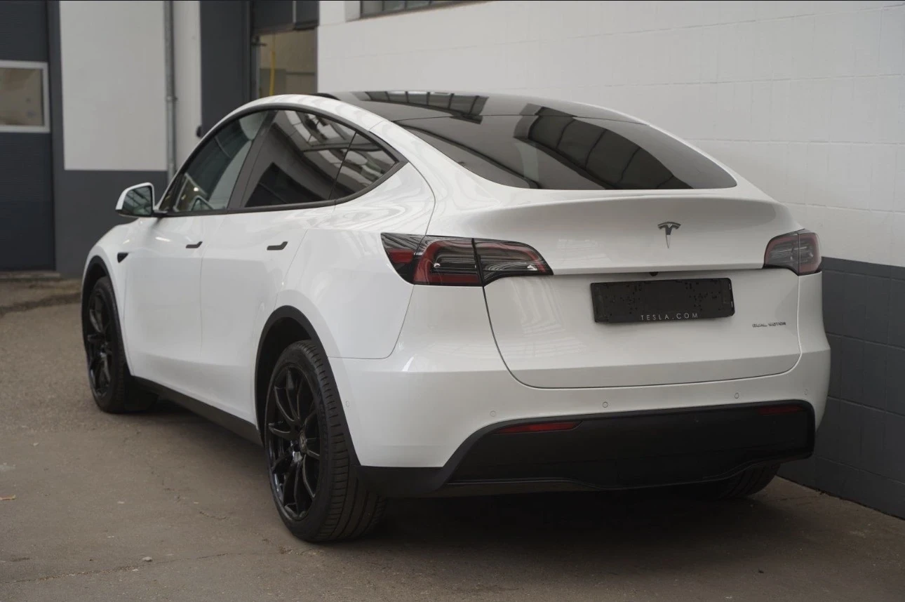 Tesla Model Y Long AWD SOH : 93.7 | Mobile.bg � ����������� 5