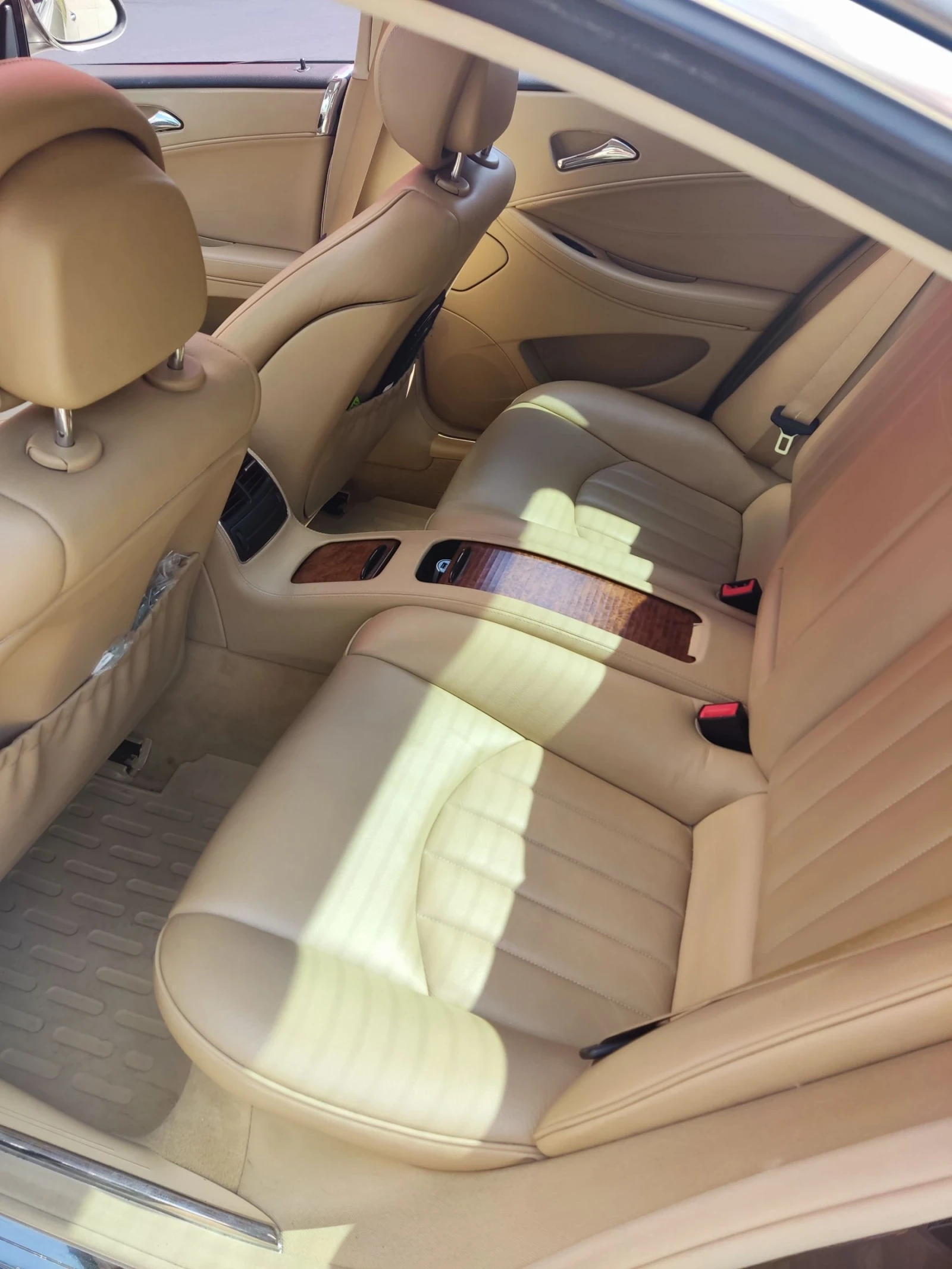 Mercedes-Benz CLS 320, снимка 3 - Автомобили и джипове - 54509373
