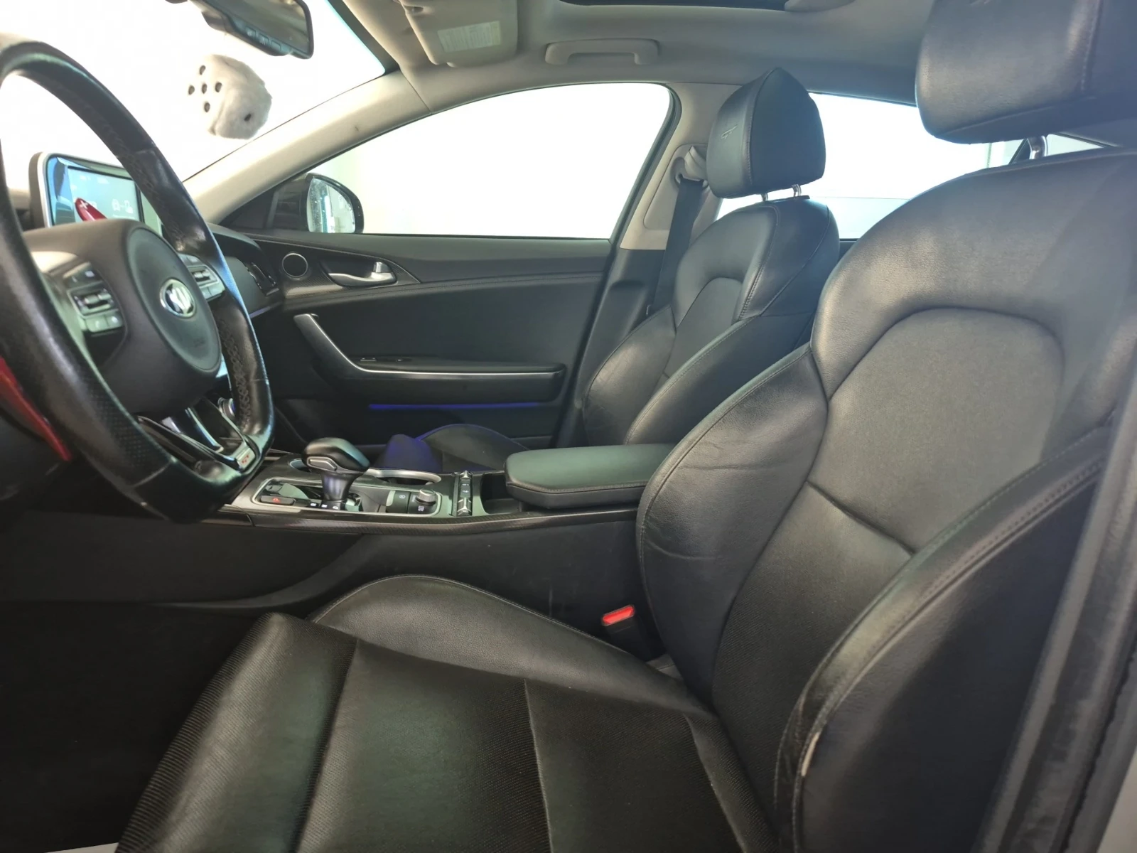 Kia Stinger, снимка 5 - Автомобили и джипове - 54576839