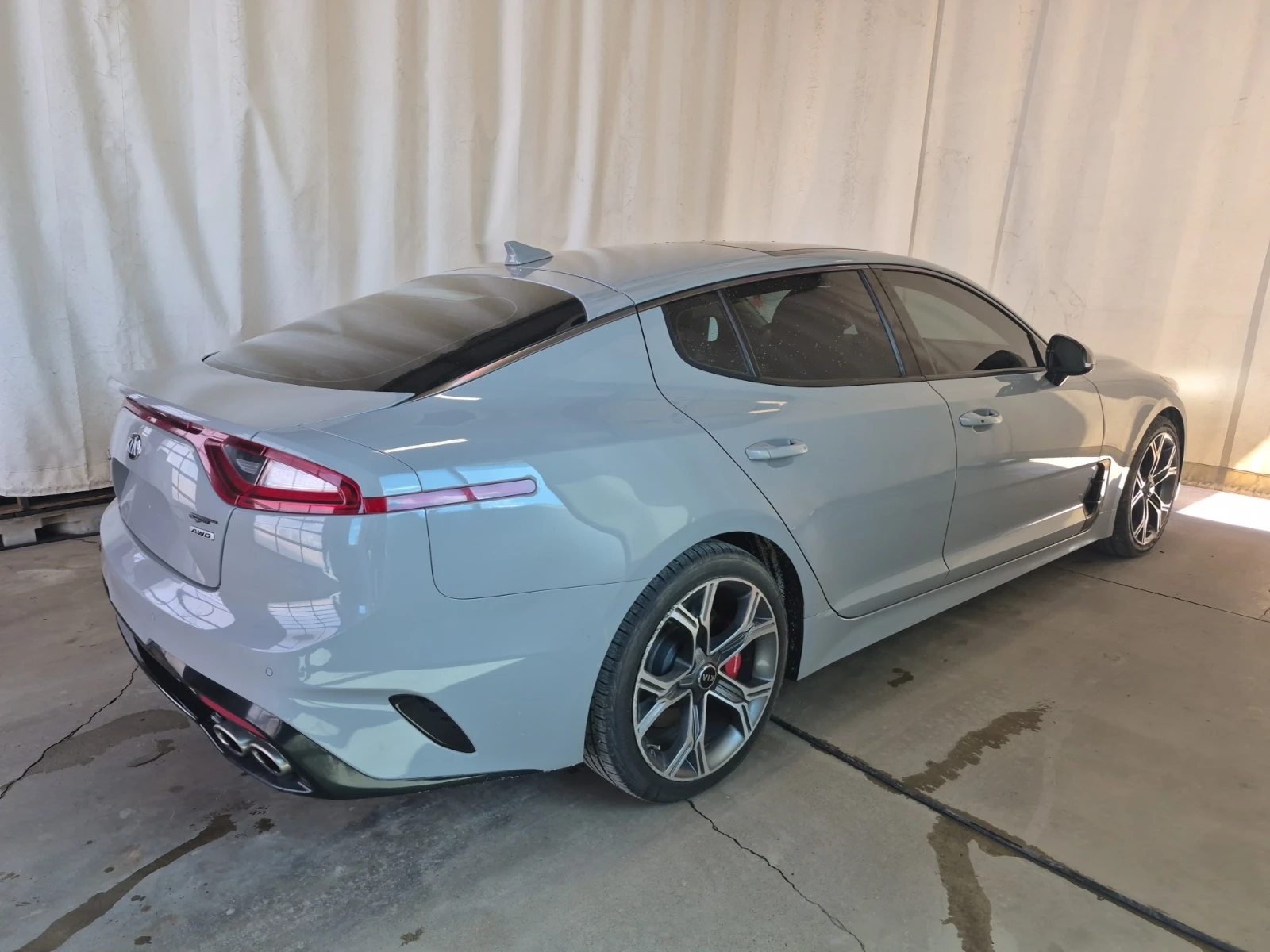 Kia Stinger, снимка 3 - Автомобили и джипове - 54576839