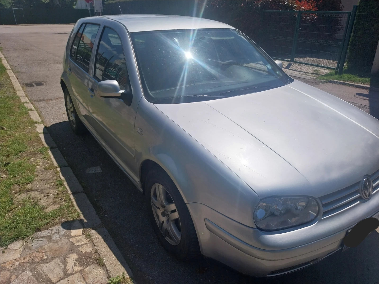VW Golf 1.6клима  гаражен , снимка 4 - Автомобили и джипове - 54612379