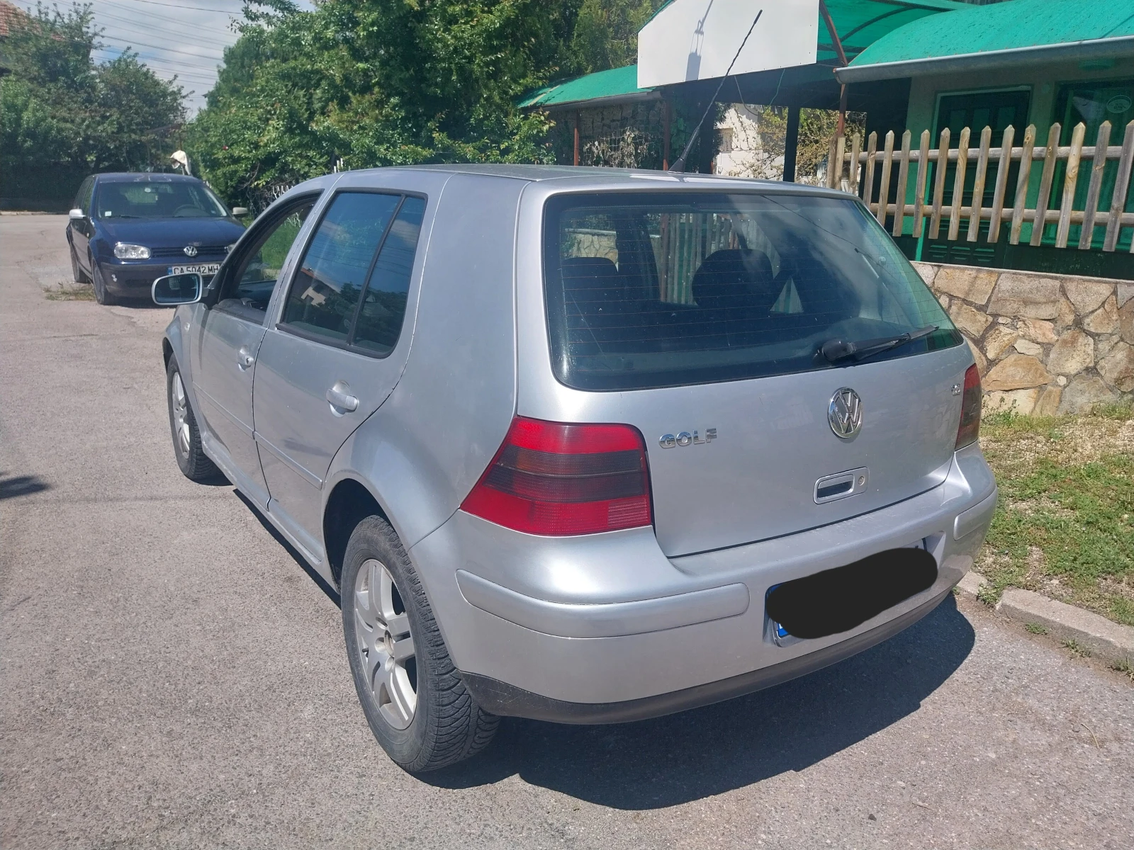 VW Golf 1.6клима  гаражен , снимка 2 - Автомобили и джипове - 54612379
