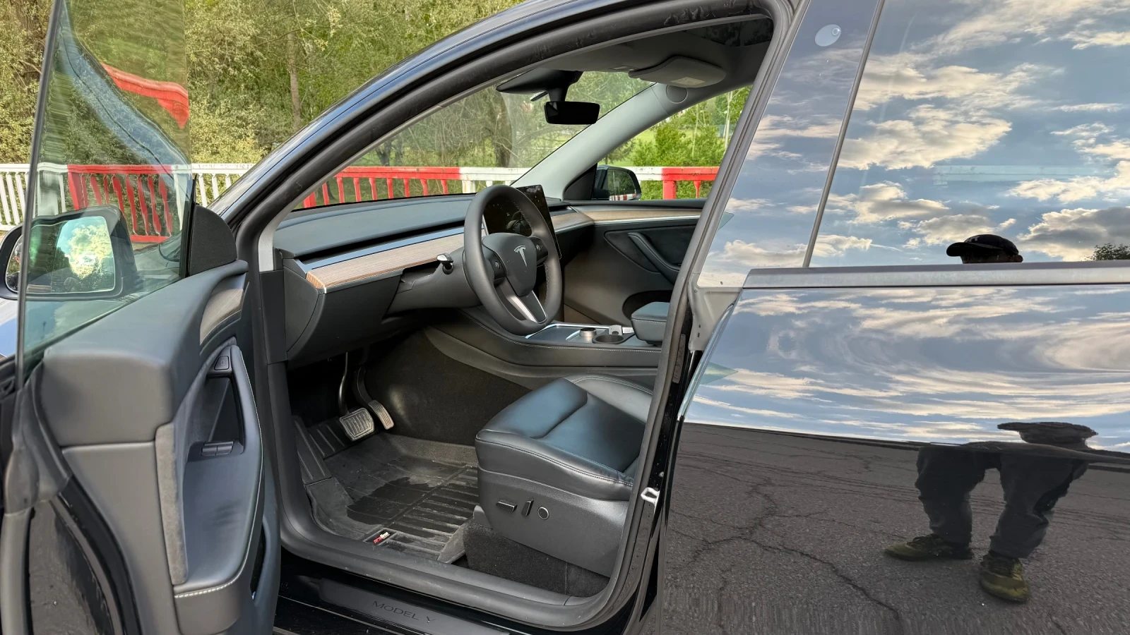 Tesla Model Y Dual Motor от 1ви собственик, снимка 5 - Автомобили и джипове - 54664746