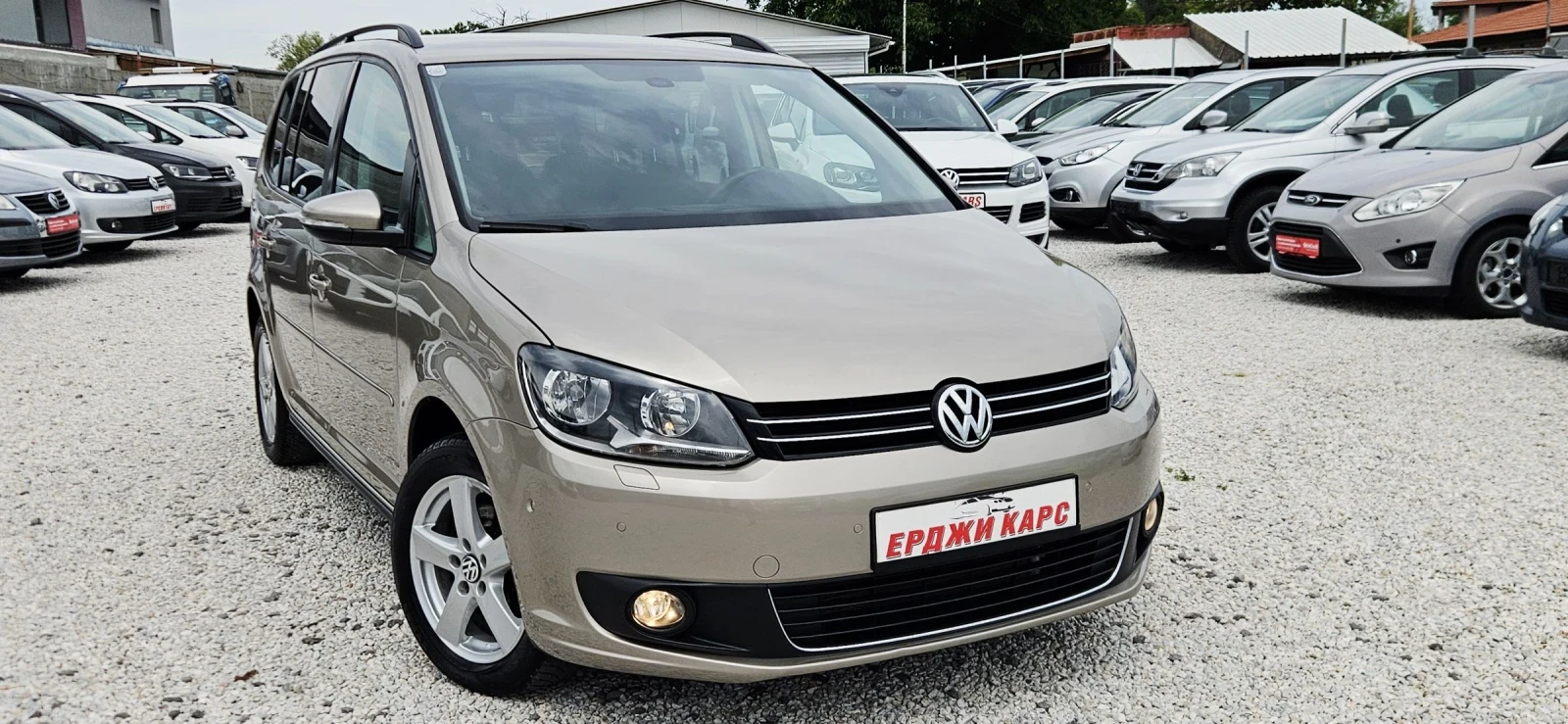 VW Touran Топ Състояние, снимка 5 - Автомобили и джипове - 54976050