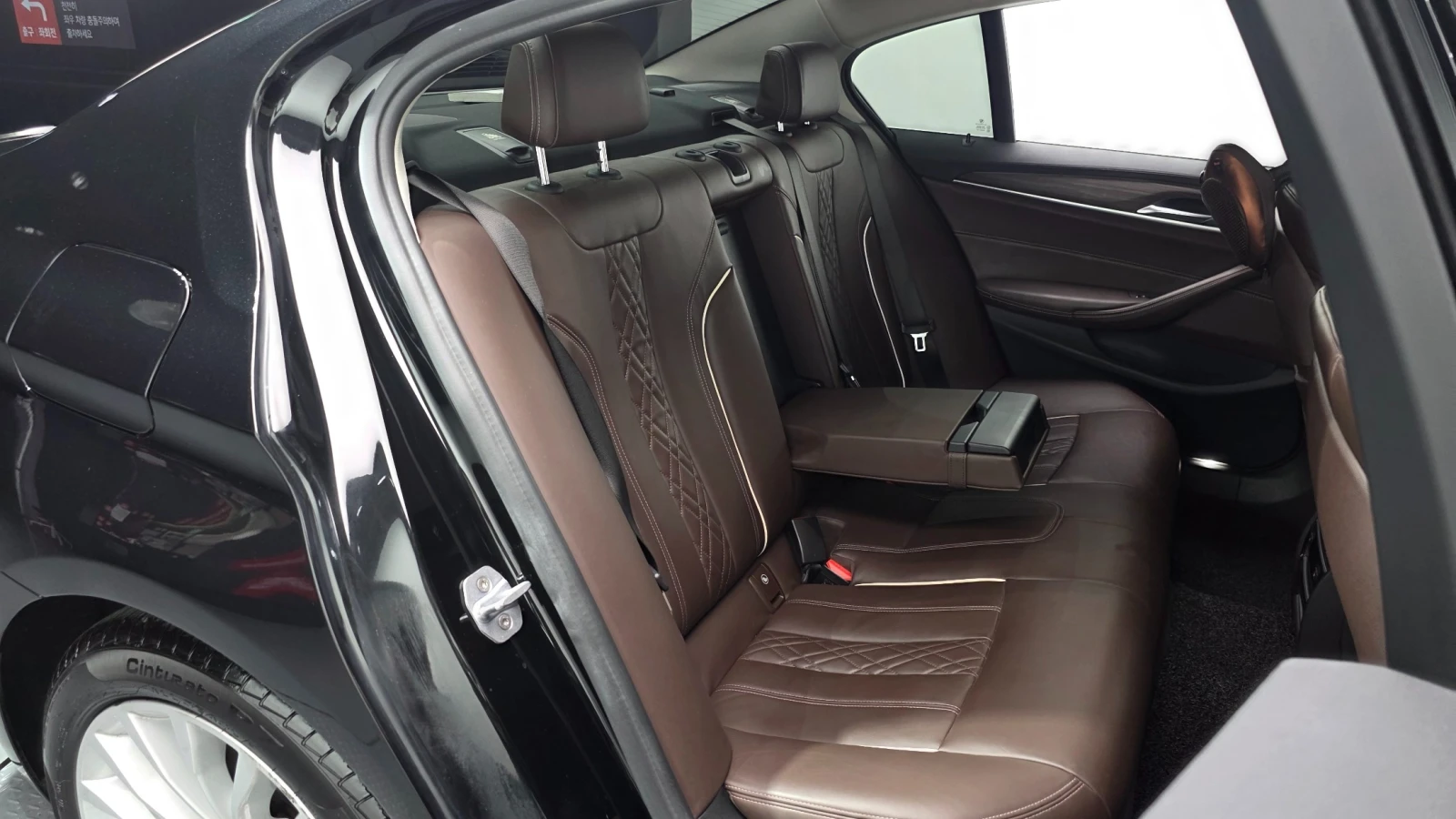 BMW 530 i xDrive Luxury Plus, снимка 11 - Автомобили и джипове - 55623851