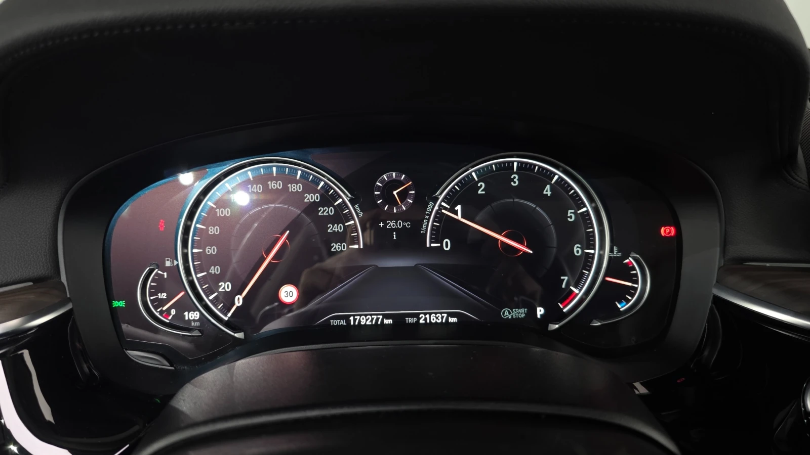 BMW 530 i xDrive Luxury Plus, снимка 8 - Автомобили и джипове - 55623851