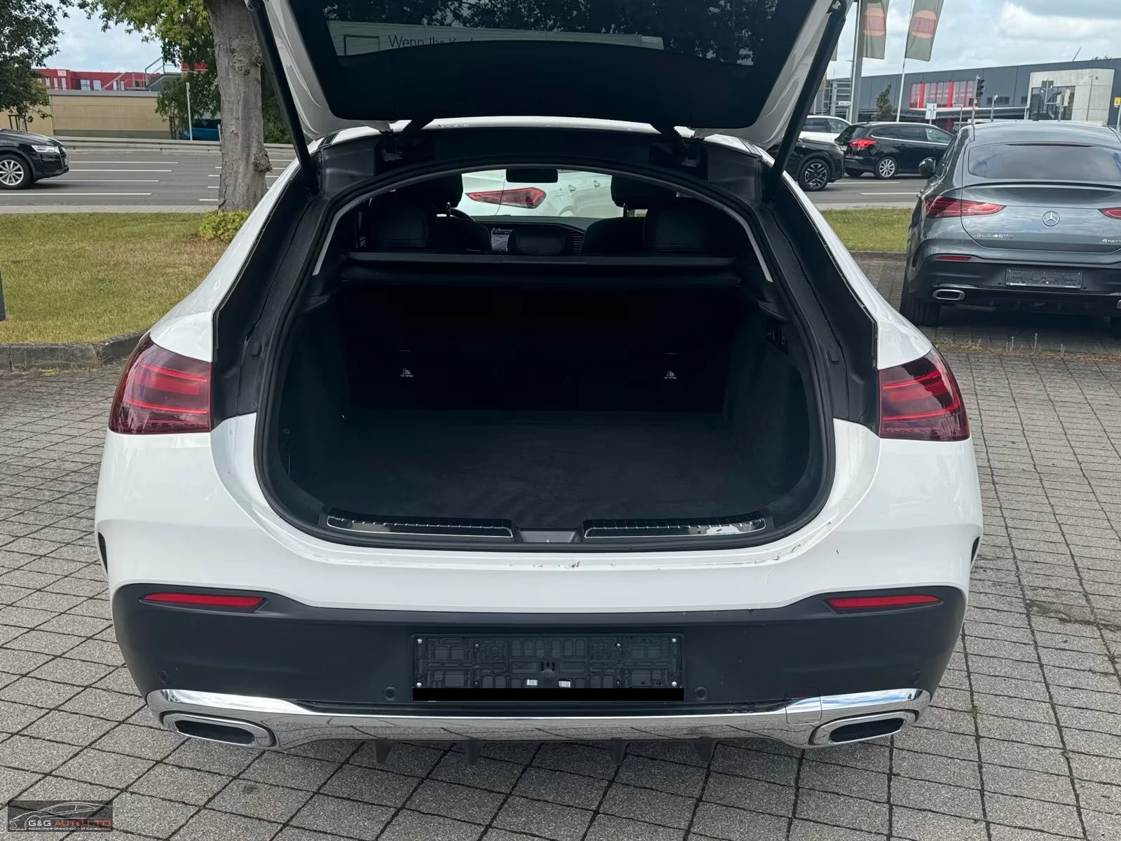 Mercedes-Benz GLE 450 d/COUPE/AMG PRIMUM+ /360/PANO/DISTR/BURM/833z, снимка 9 - Автомобили и джипове - 55798895