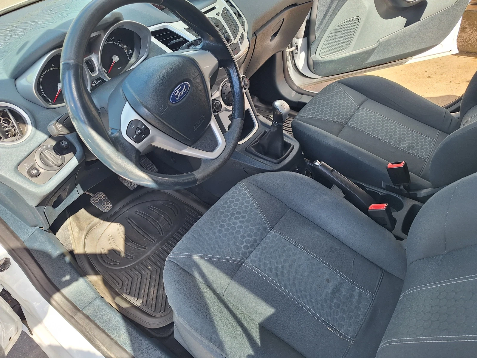 Ford Fiesta, снимка 4 - Автомобили и джипове - 55949863
