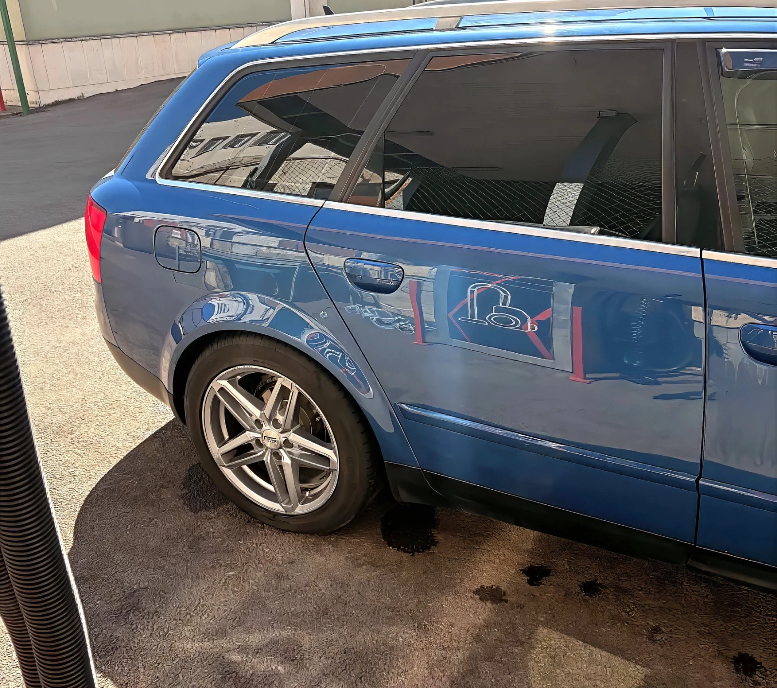 Audi A4 1.8T, снимка 2 - Автомобили и джипове - 56215214