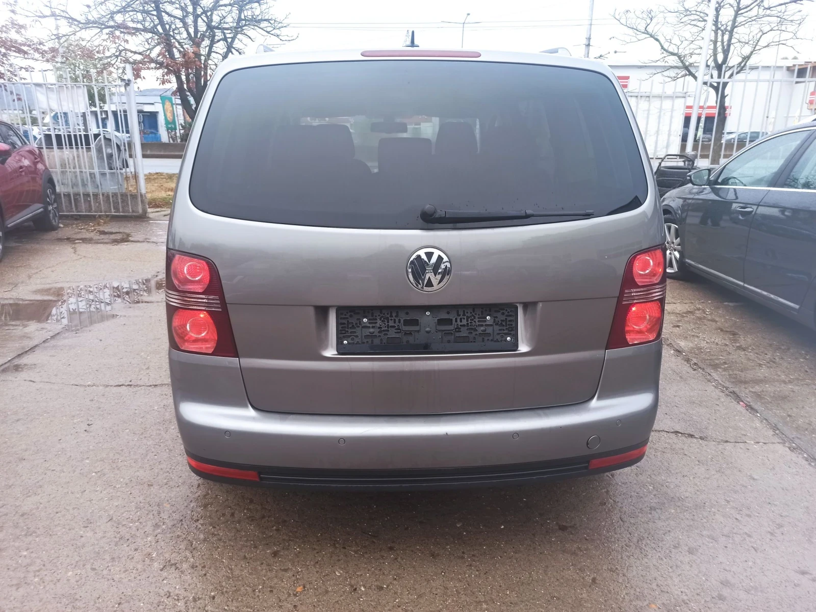 VW Touran 1.9, снимка 4 - Автомобили и джипове - 56720039