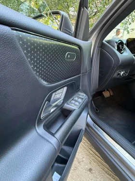 Mercedes-Benz GLB 200, снимка 9