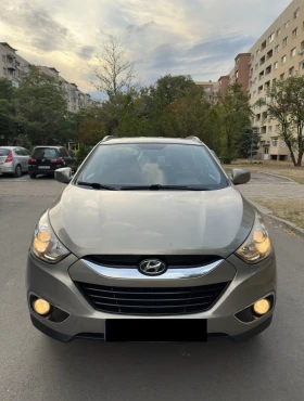 Обява за продажба на Hyundai IX35 2.0i 163кс/Климатик/Подгреви/Теглич/Парктроник ~15 950 лв. - изображение 2 | Auto.bg Обява за продажба на Hyundai IX35 2.0i 163кс/Климатик/Подгреви/Теглич/Парктроник ~15 950 лв. - изображение 2