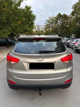 Обява за продажба на Hyundai IX35 2.0i 163кс/Климатик/Подгреви/Теглич/Парктроник ~15 950 лв. - изображение 7 | Auto.bg Обява за продажба на Hyundai IX35 2.0i 163кс/Климатик/Подгреви/Теглич/Парктроник ~15 950 лв. - изображение 7