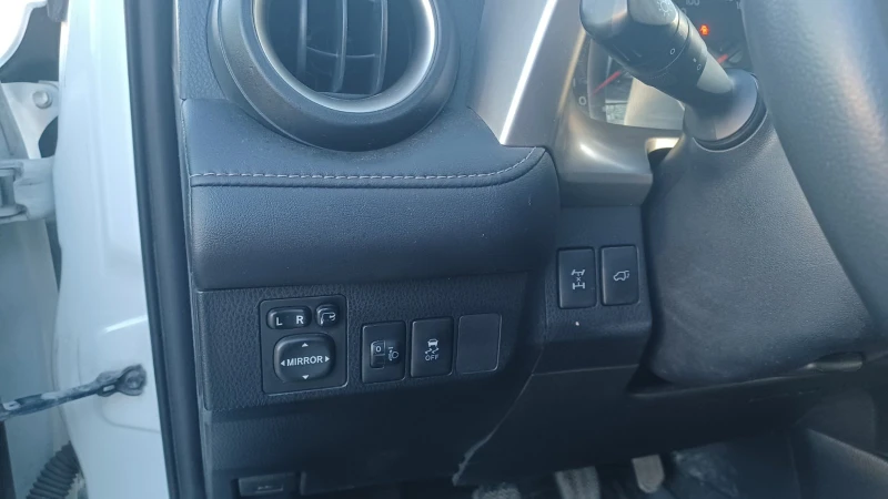 Toyota Rav4 Rav4 2.2 D4D-150к.с/4x4, снимка 14 - Автомобили и джипове - 52407703