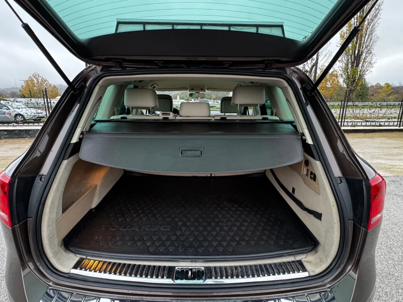 VW Touareg 3.0TDI 4Motion АВТОМАТ ИТАЛИЯ, снимка 11 - Автомобили и джипове - 52484814