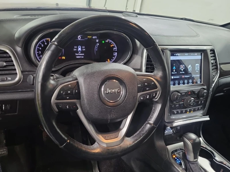 Jeep Grand cherokee * OVERLAND * REMOTE START* * ПАНОРАМА* * ПОДГРЕВ* , снимка 12 - Автомобили и джипове - 53434047