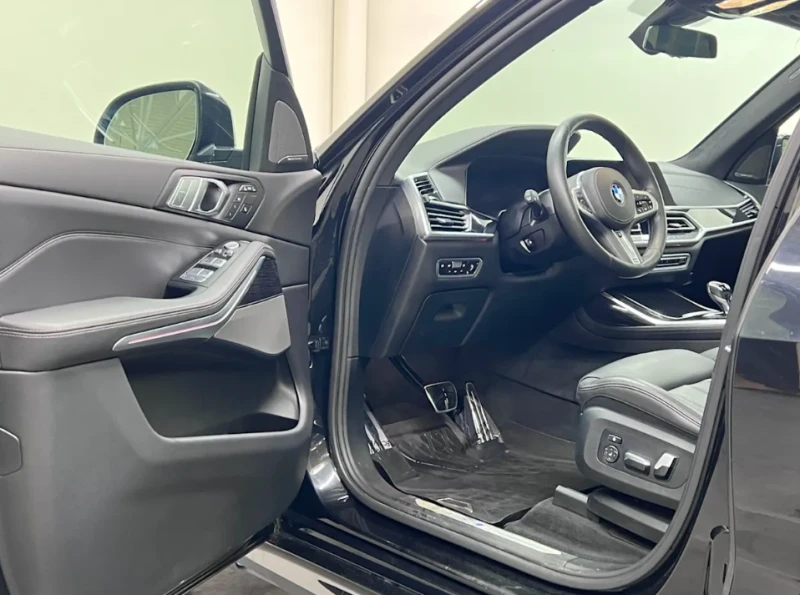 BMW X7 M SPORT PKG* PANO* 7 SEATS, снимка 17 - Автомобили и джипове - 53573028