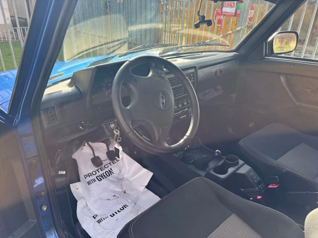 Lada Niva Urban, снимка 8 - Автомобили и джипове - 53033470