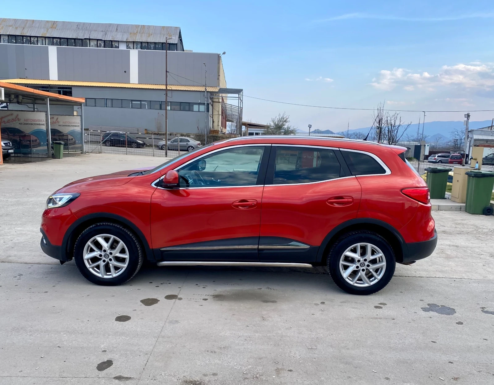 Renault Kadjar 1.6 DCI 4x4 131k.c ПЪЛНА СЕРВИЗНА ИСТОРИЯ , снимка 3 - Автомобили и джипове - 53863992